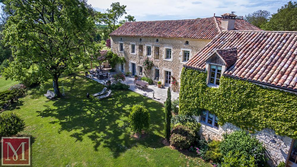 Le Manoir De Beauregard Bed and Breakfast Clermont-de-Beauregard Buitenkant foto
